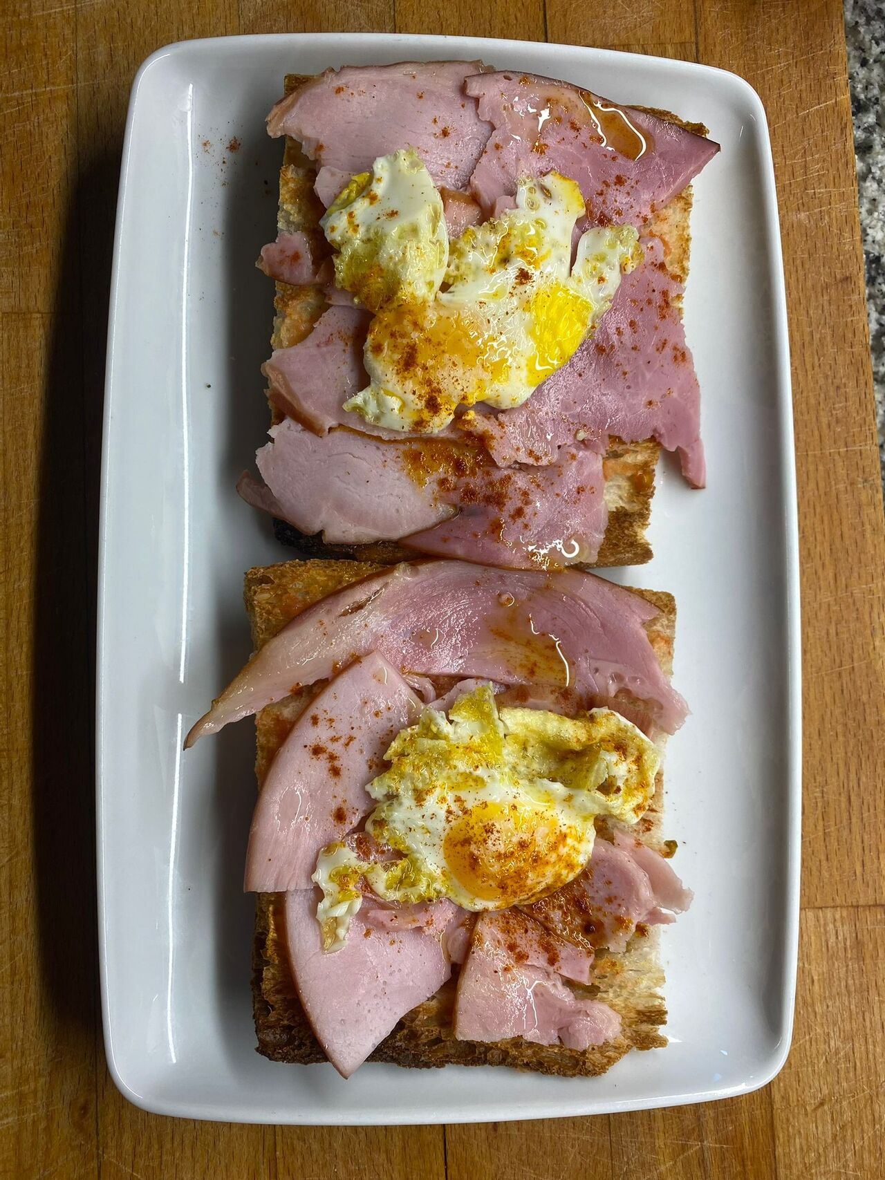 Lacón amb ou de guatlla