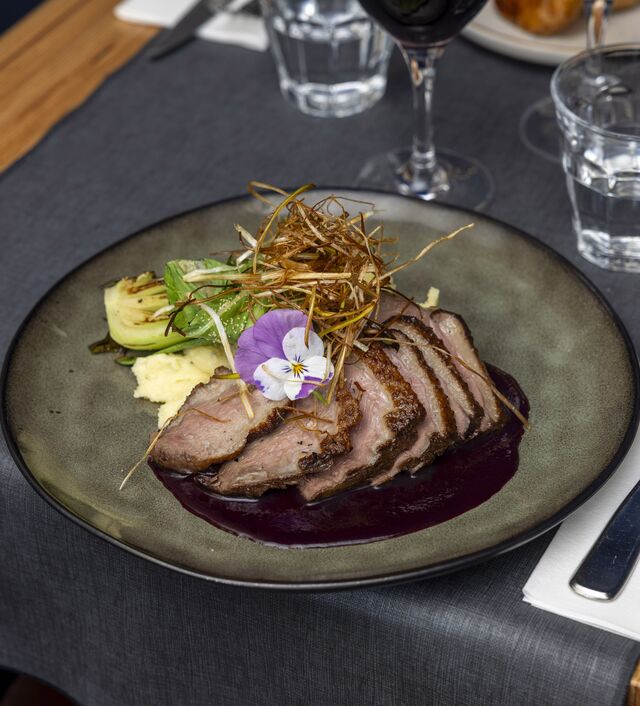 Magret de canard aux myrtilles