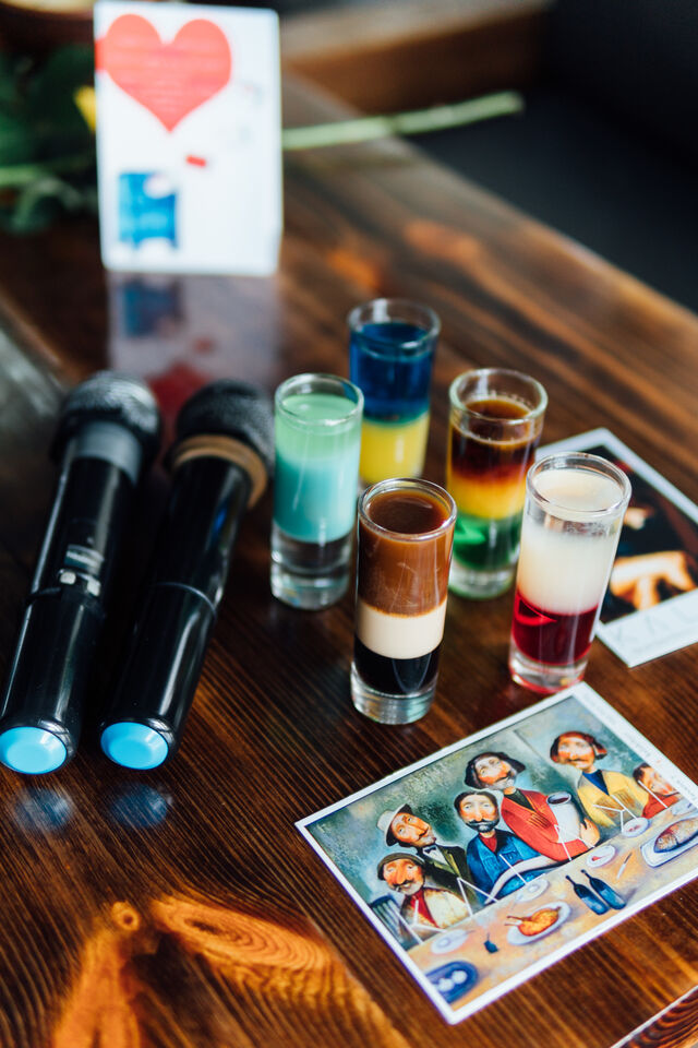 Зал караоке працює з 21.00 до 5 ранку