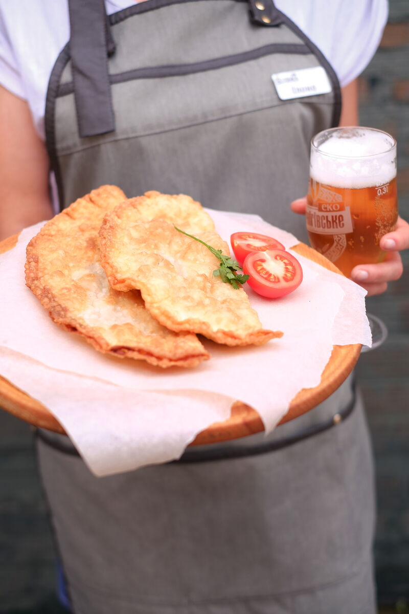 Чебурек, 1шт
Ціна 28грн