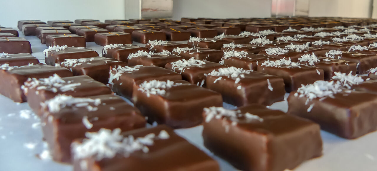 Ganache coco 🥥 et passion tout juste enrobé 🍫🍫