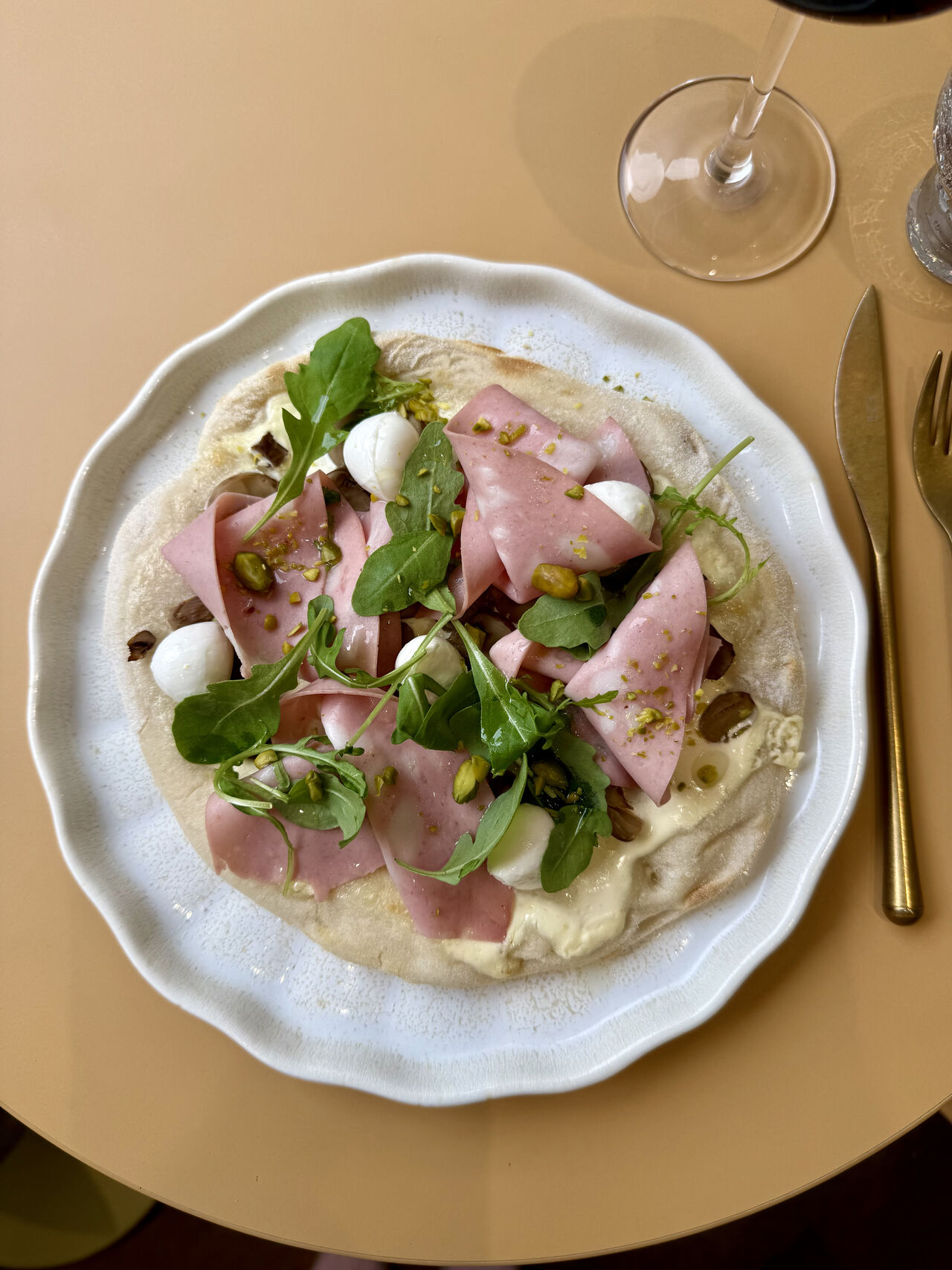 Pinsa mortadella