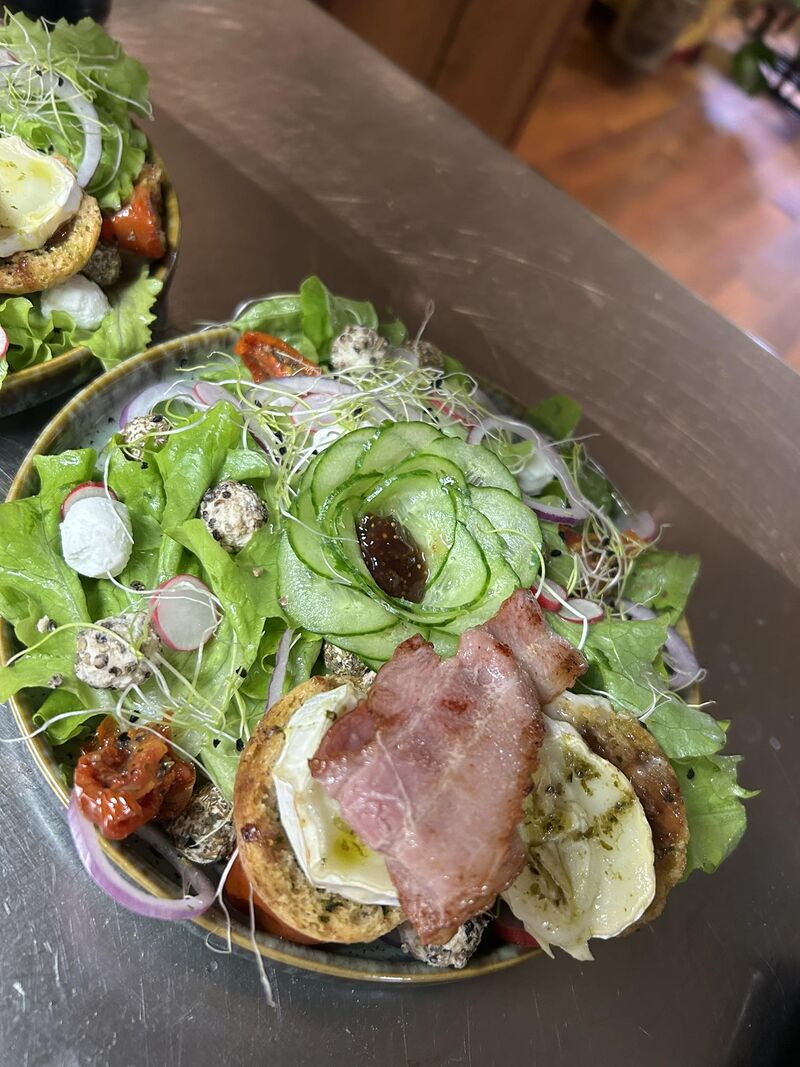 ENTREE SALADE DE CHEVRE