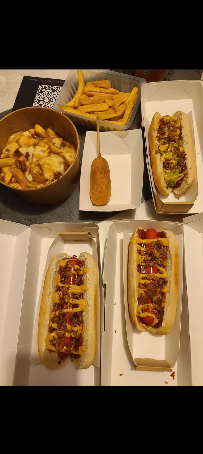 Hot-dog, corn-dog et poutine 