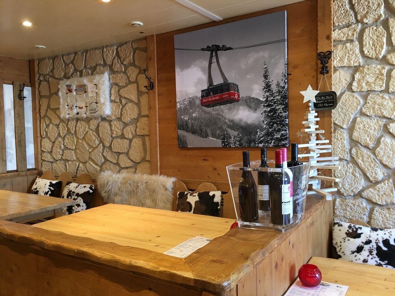 Intérieur du restaurant Demoiselle de Saix - Samoëns