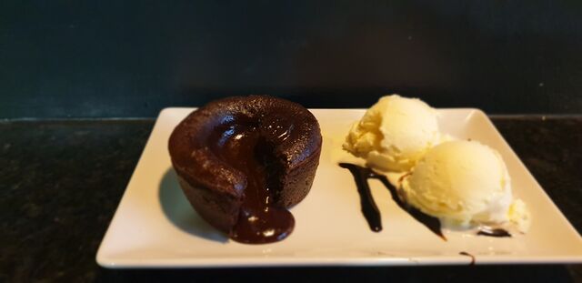 Uno de nuestros postres favoritos!
Coulant de chocolate con helado de vainilla 