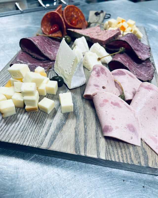 Une petite planche aperitive ça vous dit ?
Disponible en L ou XL à partager sans moderation 😋
Celle-ci c’est une L !