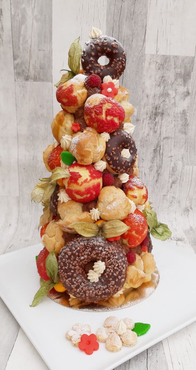 pyramides de choux et donuts 