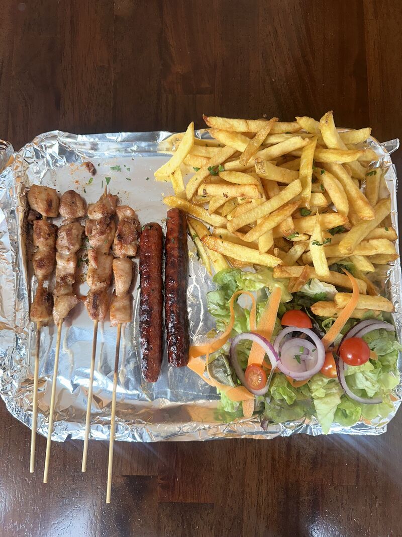Notre plats brochette et merguez 