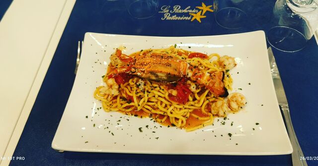 Tonnarelli aragostelle e pachino 