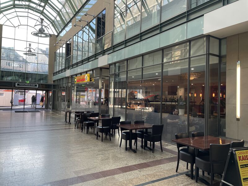 Direkt in der Kurfürsten Galerie - Eingang Mauerstraße