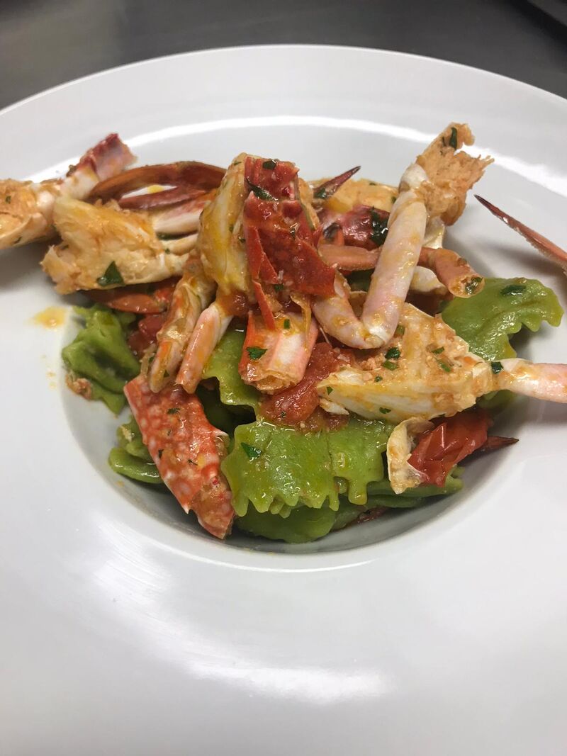 Caramelle al branzino con salsa al granchio