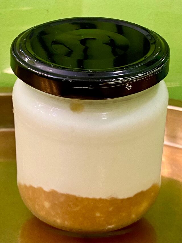 Yogurt Casero con Compota de Manzana y Jengibre