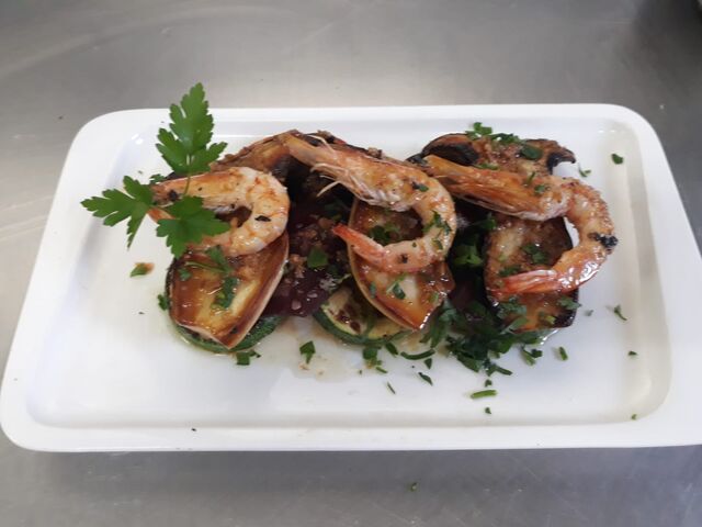 Milhojas de setas, calabacín y langostino 