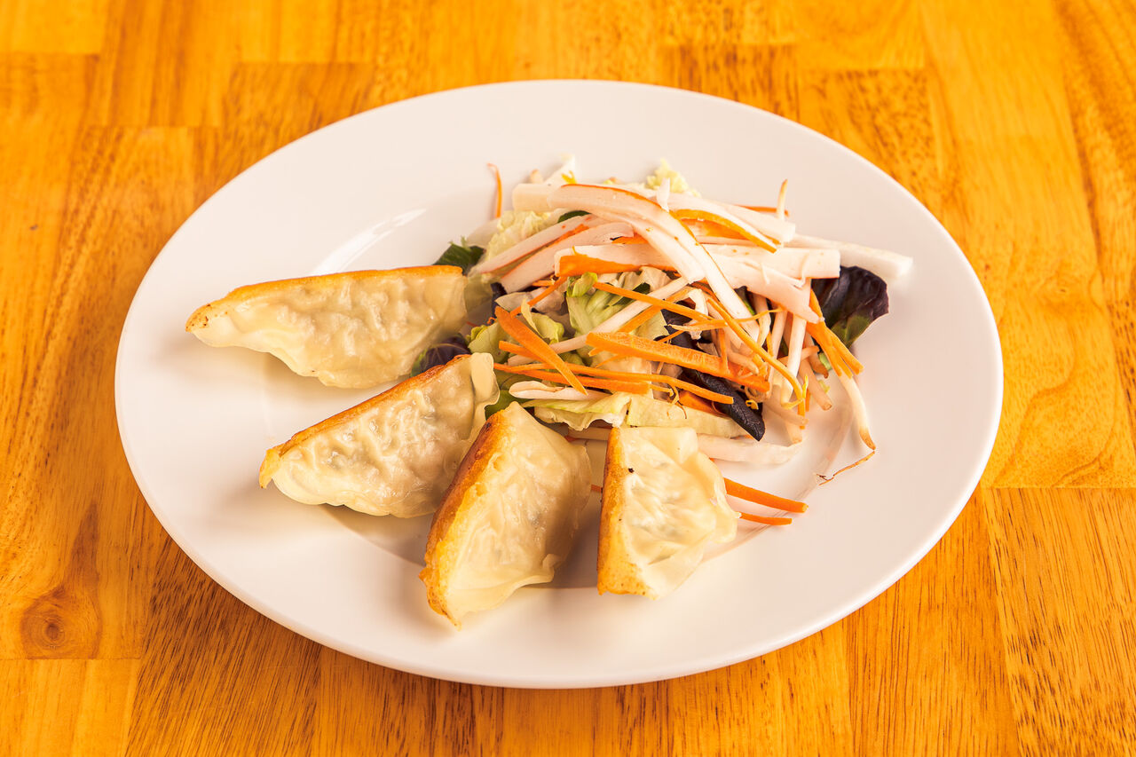 Raviolis chinois grillés.