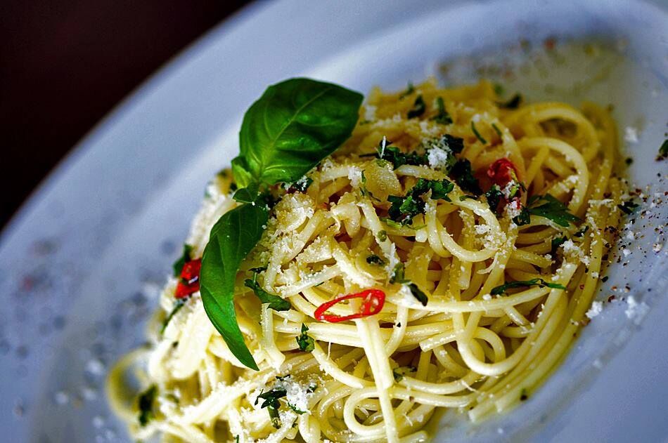SPAGHETTI AGLIO OLIO