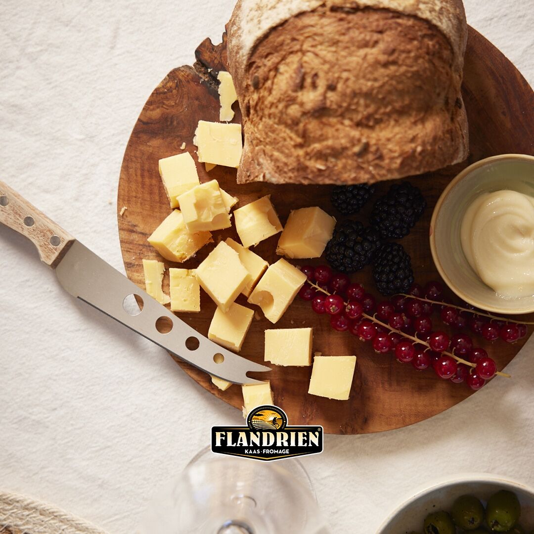 Lekker gerijpte Flandrien. Zowel in snedes of in blokjes.
