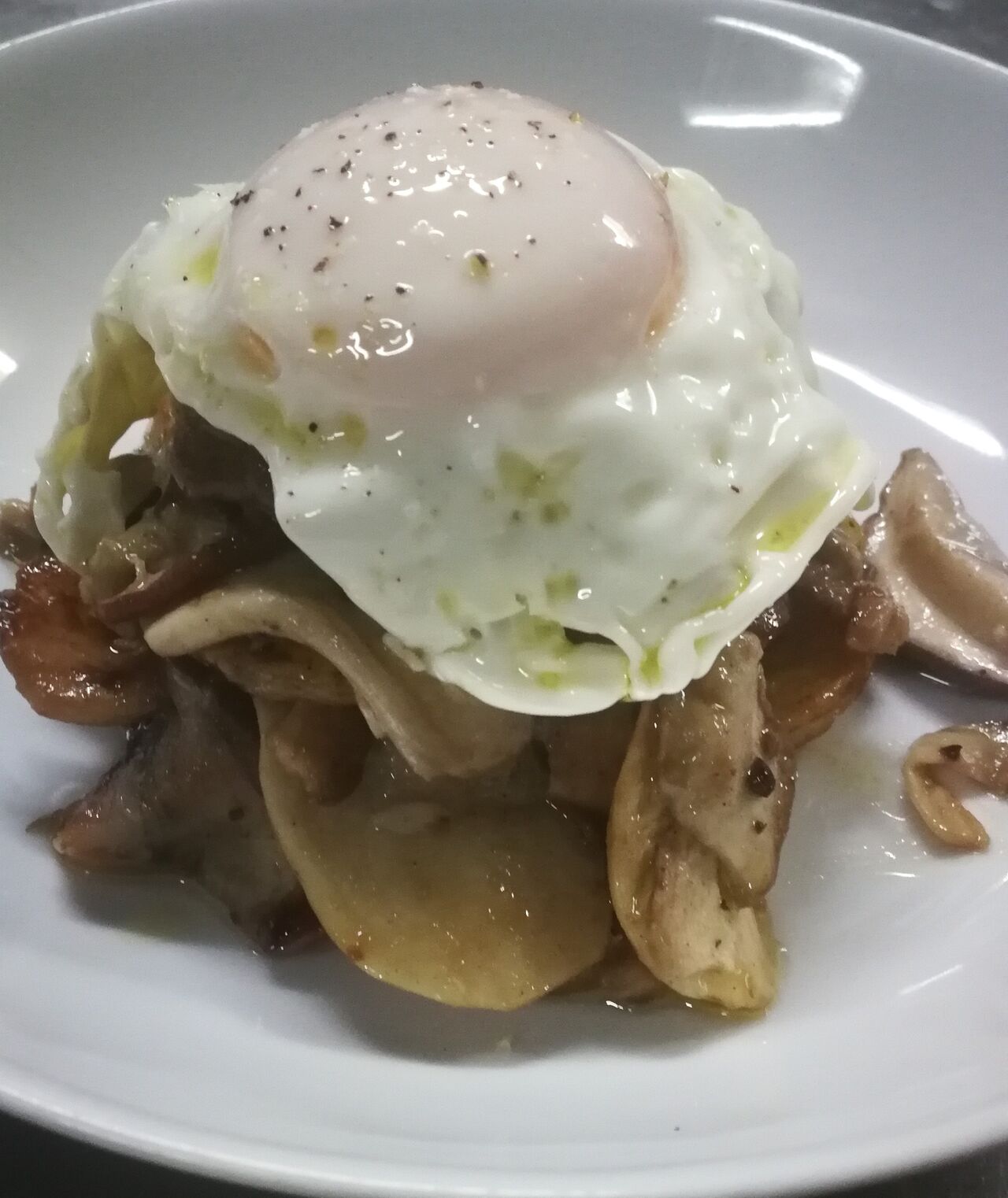 Boletus de temporada con huevo