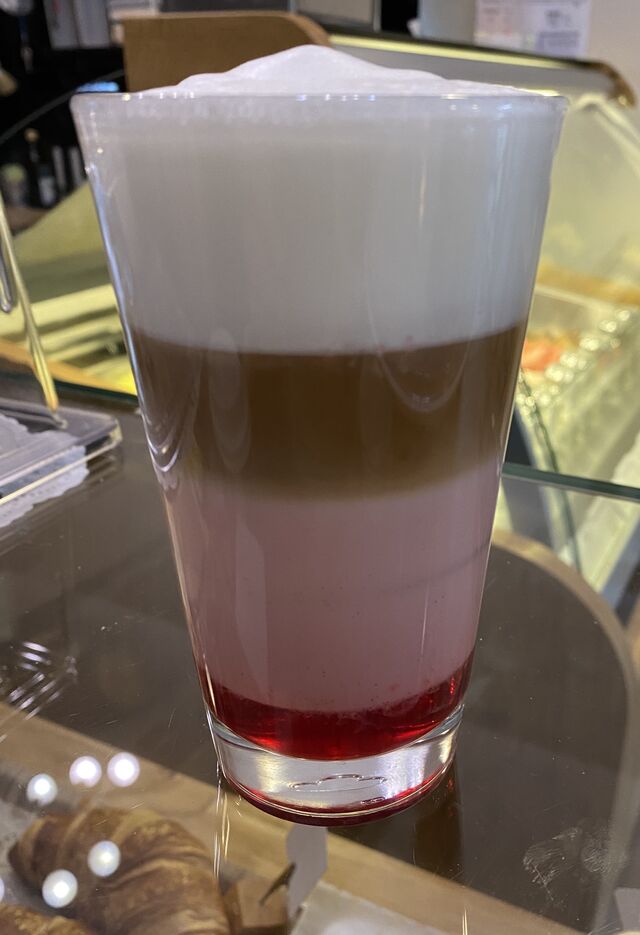 Erdbeere Latte Machiato