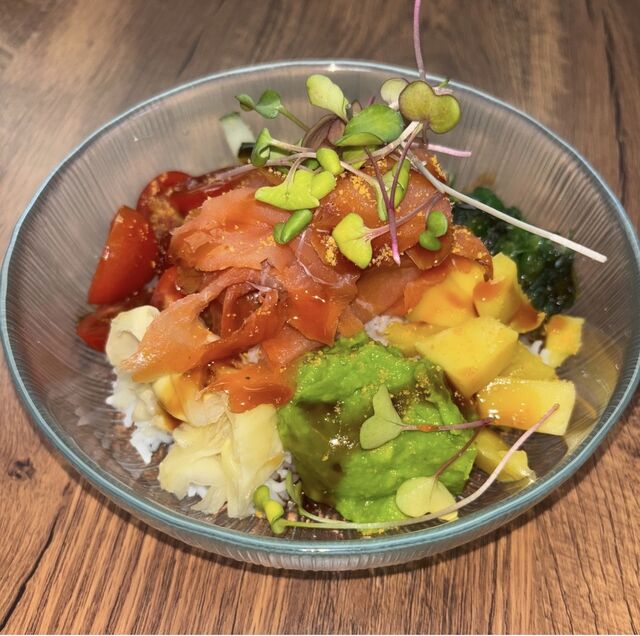 Poke bowl salmón 