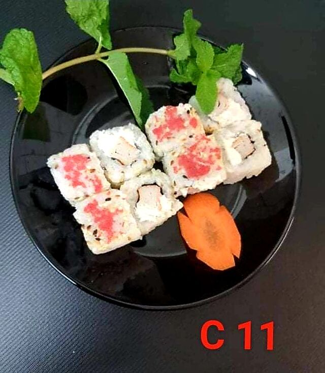 California surimi,cheese, masago. 
