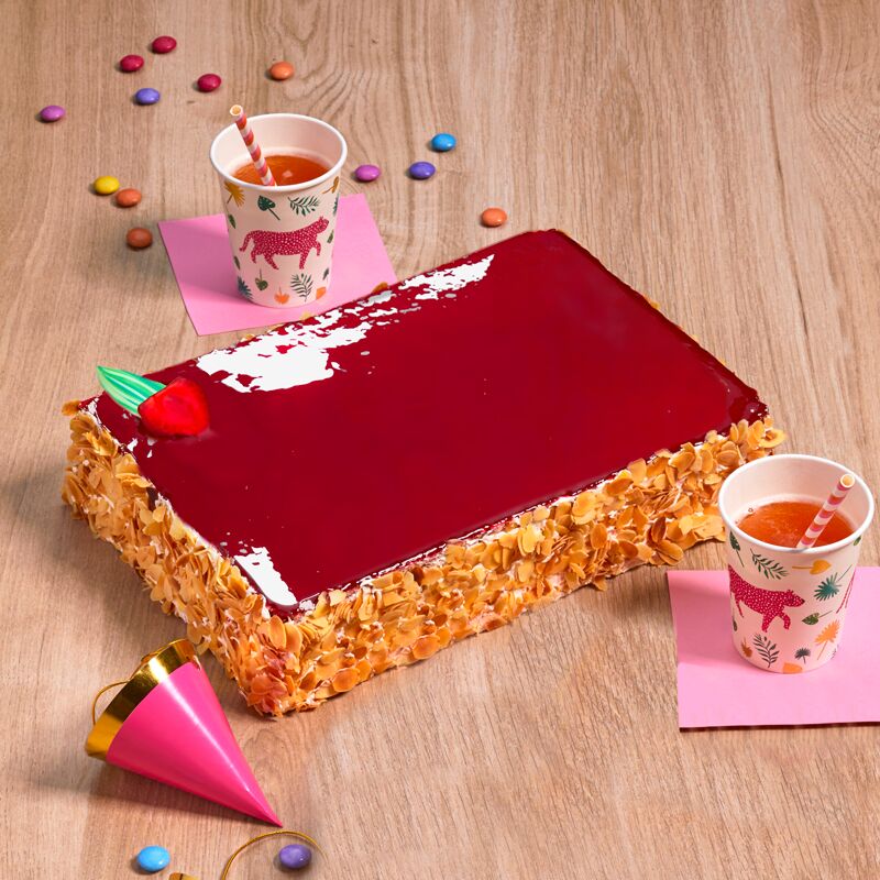 FRAISIER
Dès 2,86€ la part
Une crème fraisier, une génoise nature, de véritables morceaux de fraises fraîches
