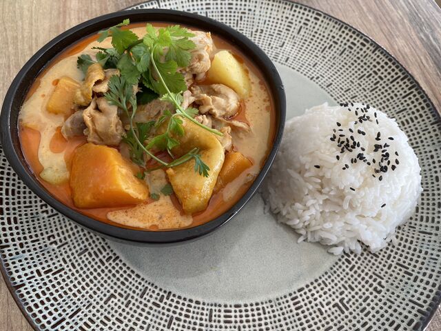 Poulet au curry rouge 