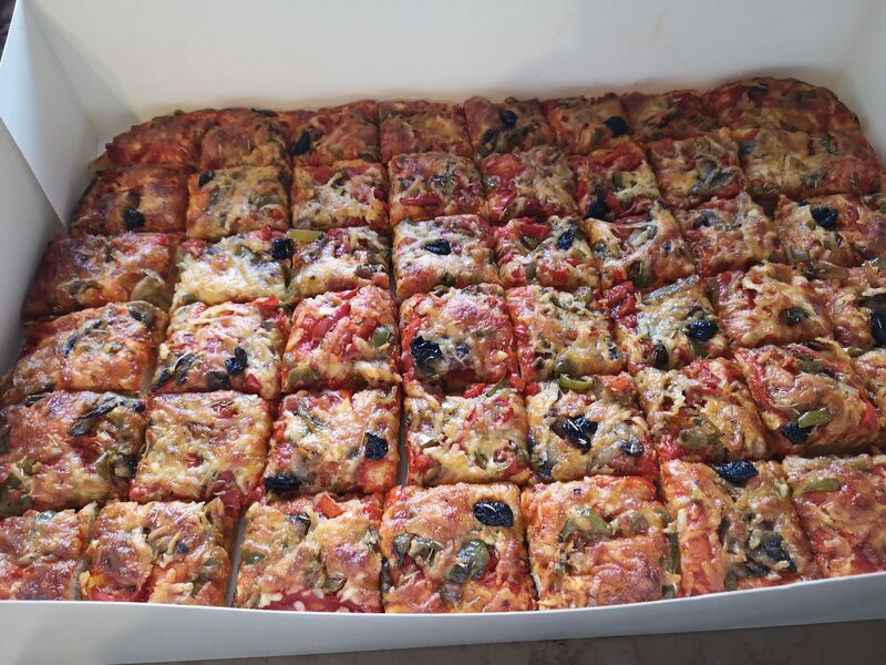 Commandez vos plaques de pizza pour vos soirées entre amis.