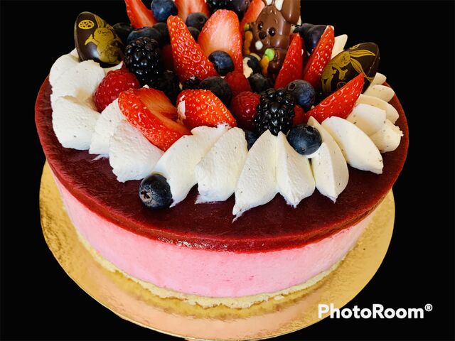 Bavarois fruits rouges
Financier mousse aux fruits rouges glaçage fruits rouges chantilly fruits rouges frais 