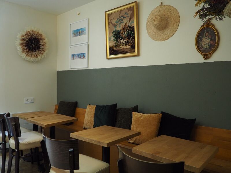 La petite salle cosy coté cour.