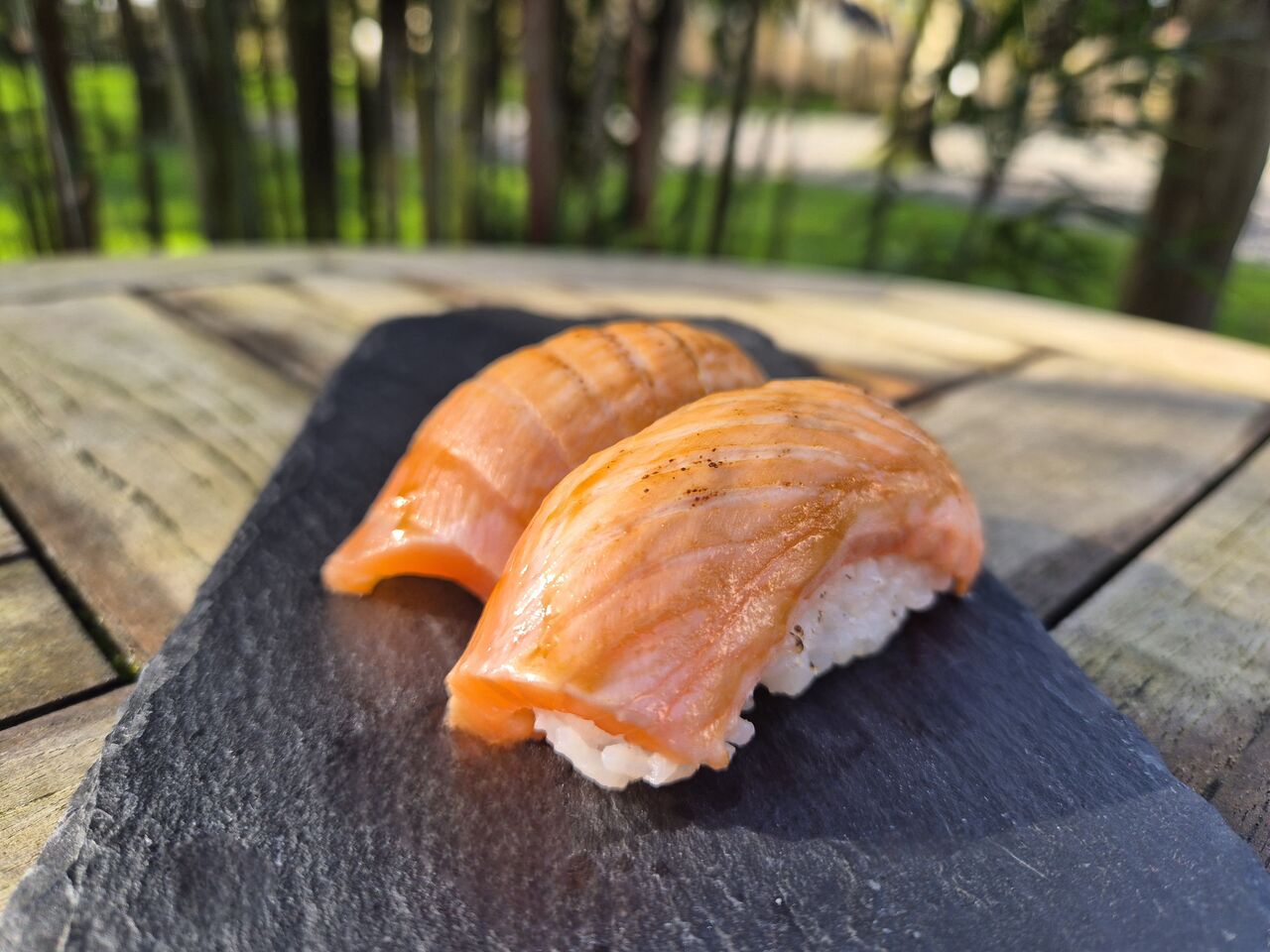 Nigiri Saumon snacké Tataki