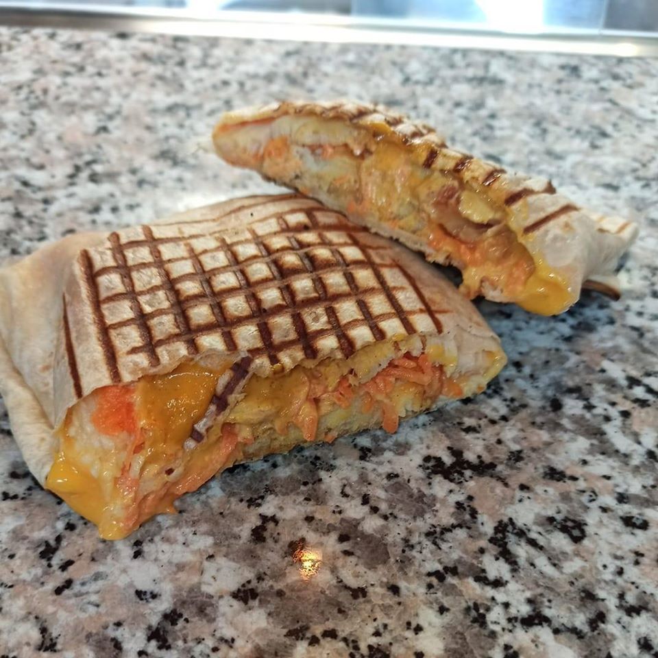 Tacos avec différentes viandes
poulet, poulet croustillant, boulettes au cheddar, viande de porc ou de bœuf
3 tailles M, L, X