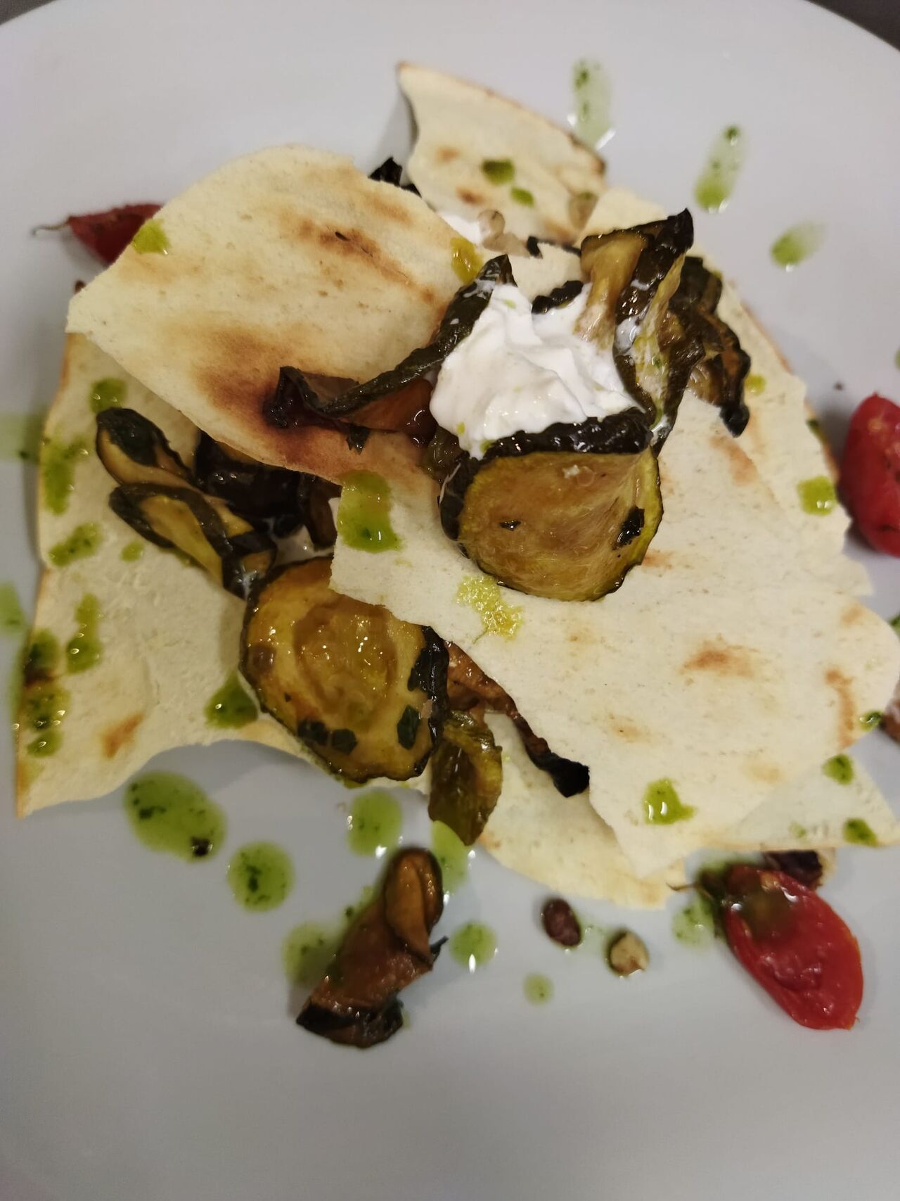 Millefoglie di pane carasau, zucchine scapece,burrata e noci