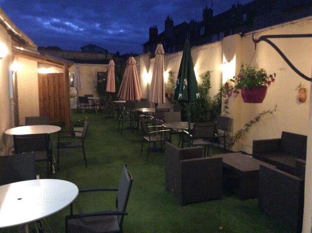 la terrasse avant