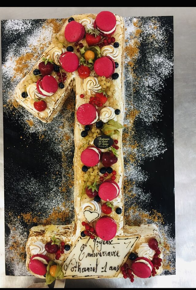 Anniversaire Number Cake