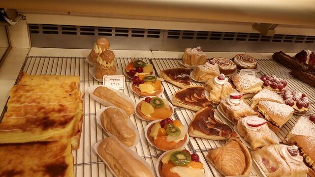 Pâtisserie faite maison de la pâte à la finition 100% des variétés basiques à innovantes 