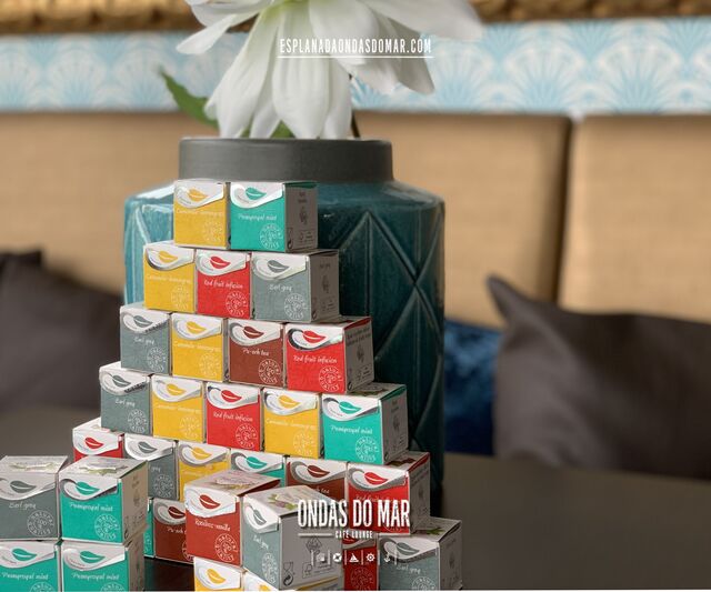 Chá das cinco.
esplanadaondasdomar.com