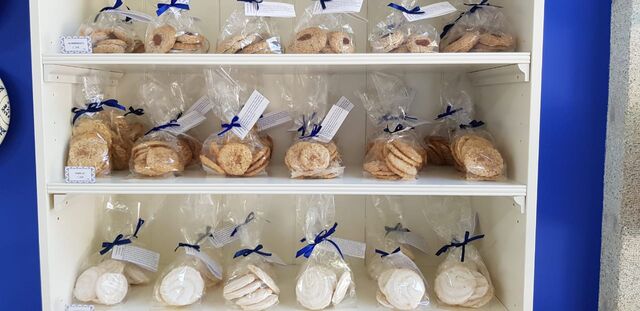 Cavacas, Almendrados, Daniela's e todos os tipos de Doces Portugueses.