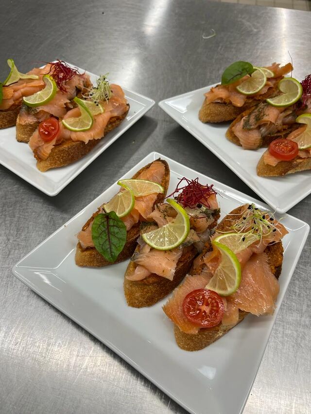 Bruschetta mit Lachs fumé