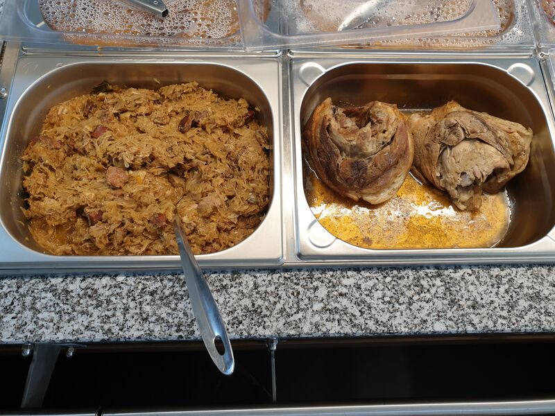 W każdy piątek zapraszamy na bigos i golonkę