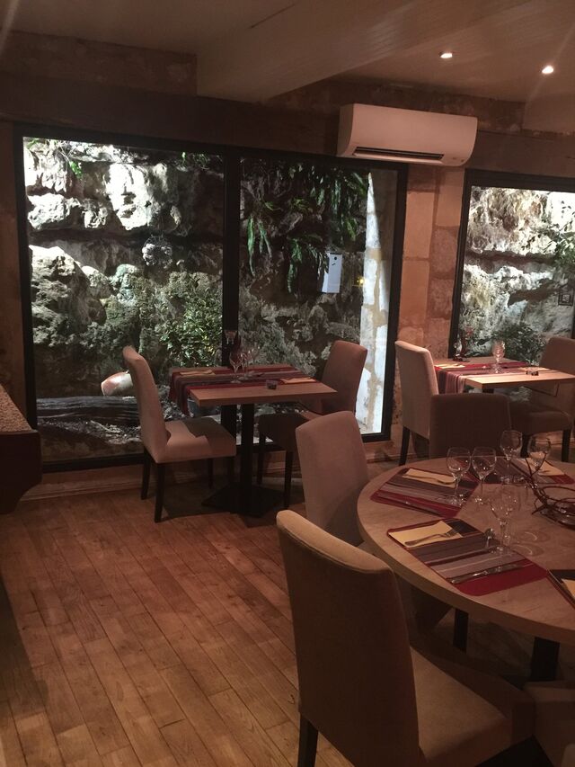 salle de restaurant n°2 l'assiette troglodyte