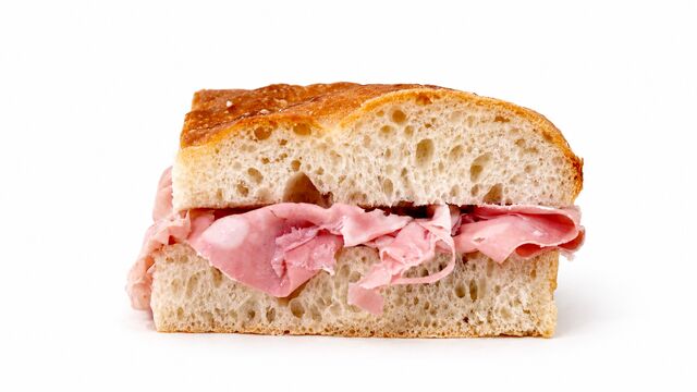 Focaccia con mortadella