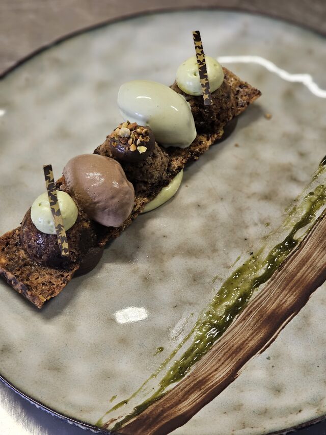 Le cookie, crémeux chocolat, ganache pistache 