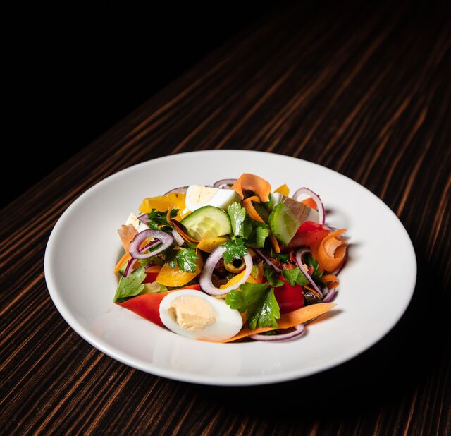 Zeleninový salát s vejcem 