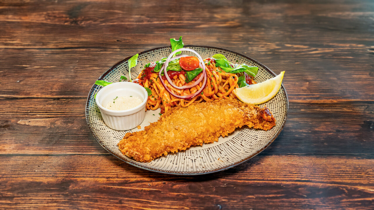 Escalope de veau à la milanaise, linguine à la sauce tomates-basic ou au Bleu d'Auvergne