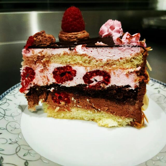 Gâteau d'anniversaire framboise et chocolat

