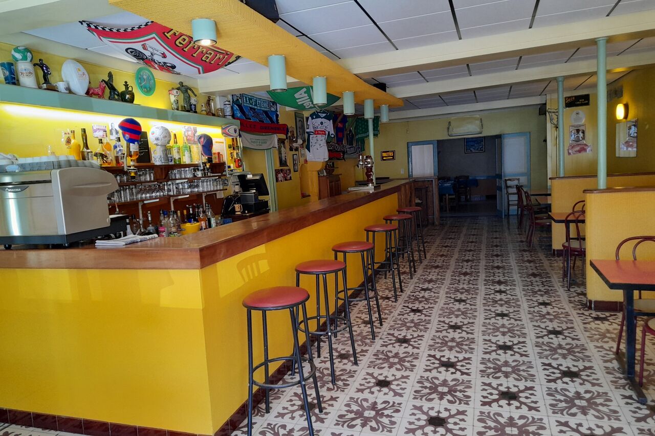 LE BAR
