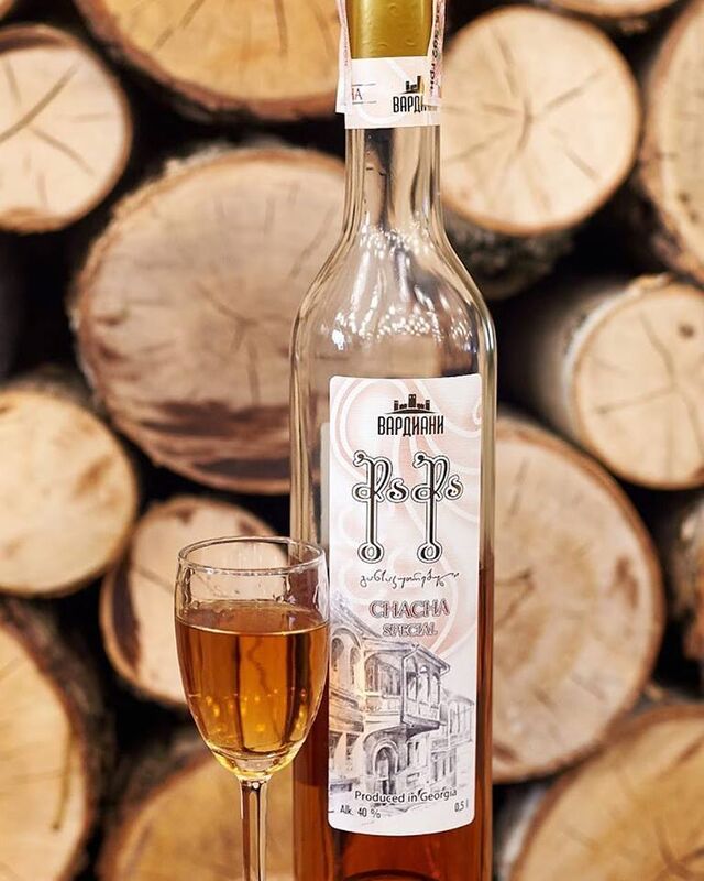 Чача - грузинська горілка.
