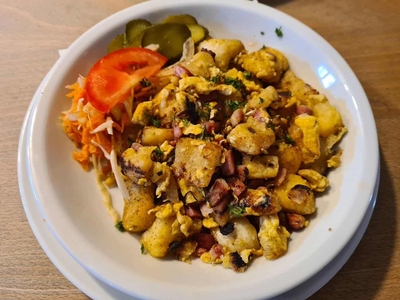 Geröstete Knödel mit Eier