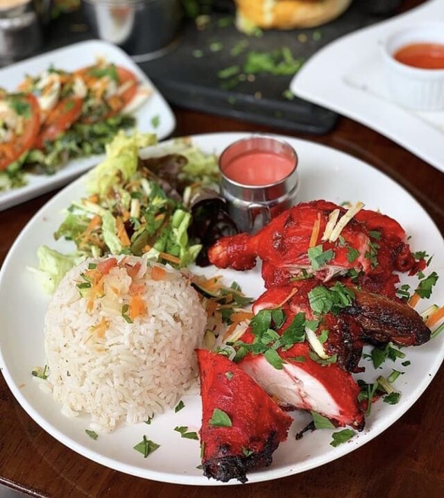 Notre poulet sauce tandoori accompagné de son riz parfumé